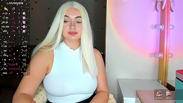 Snapshot of Maya_Willis chatting on January 11, 9:15 am Maya Willis online show from January 11, 9:15 am