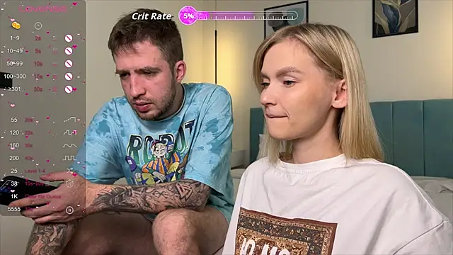 Snapshot of Adelovenick chatting on December 18, 9:15 am Adelovenick online show from December 18, 9:15 am