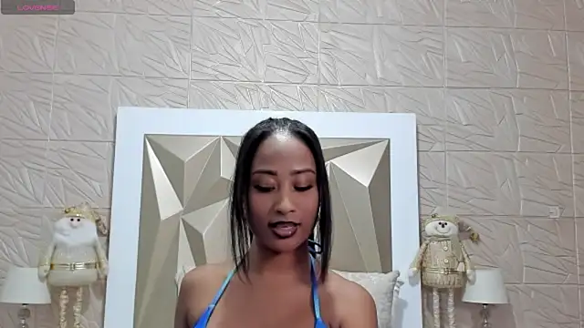 Snapshot of PassionMacoll chatting on December 2, 12:30 am PassionMacoll online show from December 2, 12:30 am