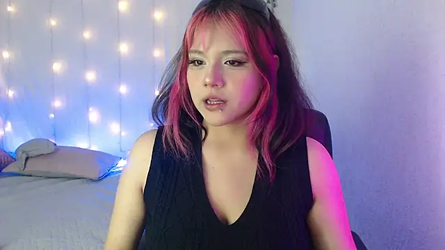 mixie cute online show from December 31, 11:06 pm