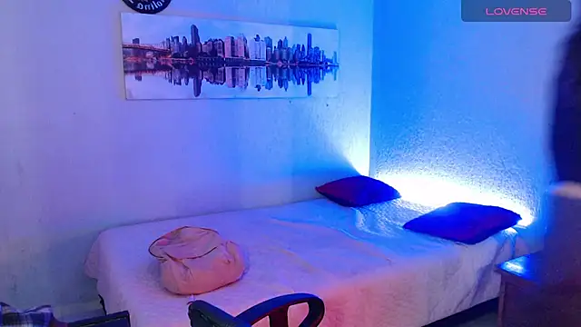 mixie cute online show from February 21, 9:00 pm