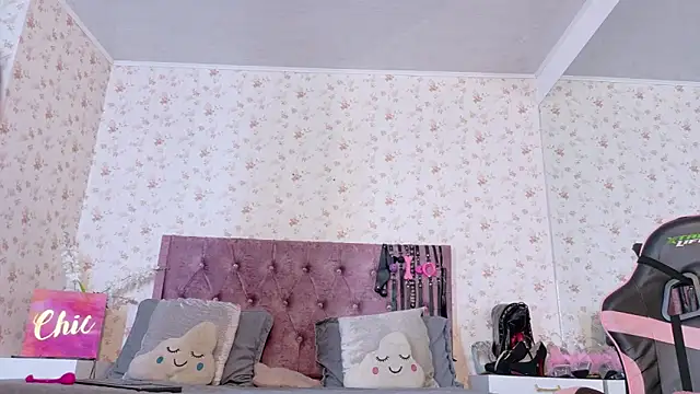 AvrillThomas online show from September 27, 2:44 pm