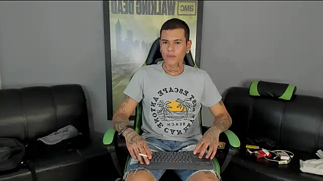 Snapshot of jamesinked_ chatting on January 13, 9:31 pm jamesinked  online show from January 13, 9:31 pm