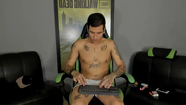 Snapshot of jamesinked_ chatting on February 15, 5:19 am jamesinked  online show from February 15, 5:19 am