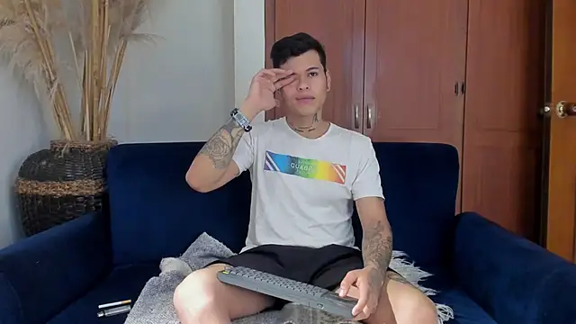 Snapshot of jamesinked_ chatting on November 28, 5:15 pm jamesinked online show from November 28, 5:15 pm