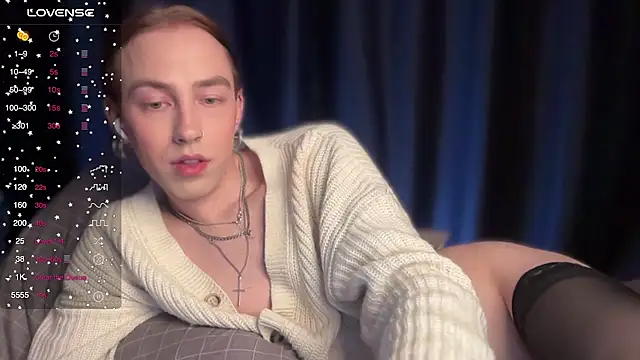 Snapshot of Avril_Pearly_ chatting on January 13, 10:03 pm Avril Pearly online show from January 13, 10:03 pm