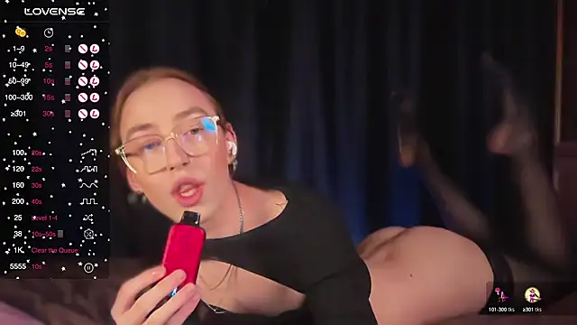 Snapshot of Avril_Pearly_ chatting on February 7, 8:42 pm Avril Pearly online show from February 7, 8:42 pm