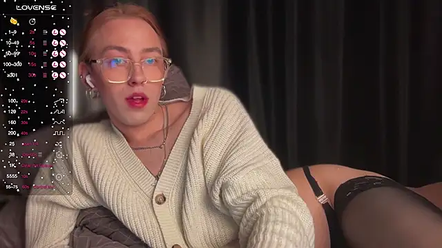 Snapshot of Avril_Pearly_ chatting on March 13, 8:43 pm Avril Pearly online show from March 13, 8:43 pm