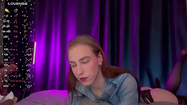 Avril Pearly  online show from December 19, 11:17 am