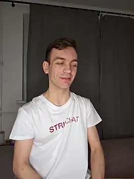 Snapshot of nickdtr chatting on December 2, 6:43 pm nickdtr online show from December 2, 6:43 pm