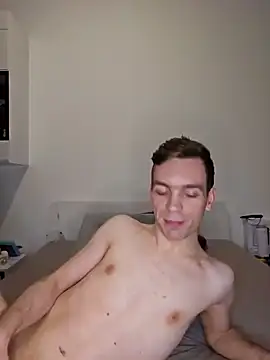 Snapshot of nickdtr chatting on December 17, 9:16 pm nickdtr online show from December 17, 9:16 pm