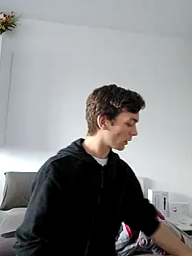 Snapshot of nickdtr chatting on February 15, 1:38 pm nickdtr online show from February 15, 1:38 pm