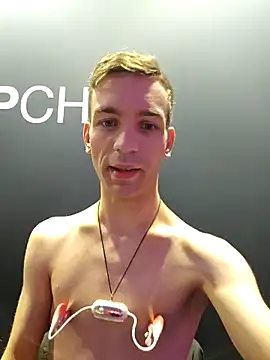 Snapshot of nickdtr chatting on September 28, 9:36 am nickdtr online show from September 28, 9:36 am