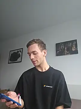 Snapshot of nickdtr chatting on October 1, 2:34 pm nickdtr online show from October 1, 2:34 pm