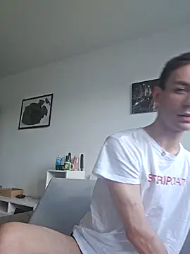 Snapshot of nickdtr chatting on October 3, 1:30 pm nickdtr online show from October 3, 1:30 pm