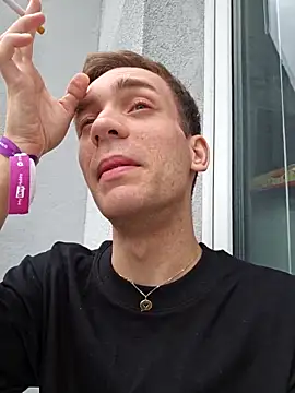 Snapshot of nickdtr chatting on October 10, 9:30 am nickdtr online show from October 10, 9:30 am