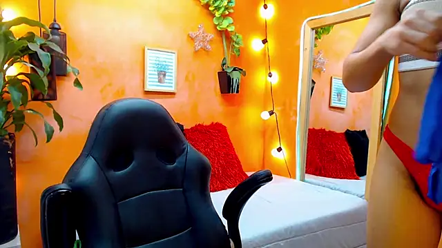 aslyhernandez 7 online show from January 3, 11:46 am