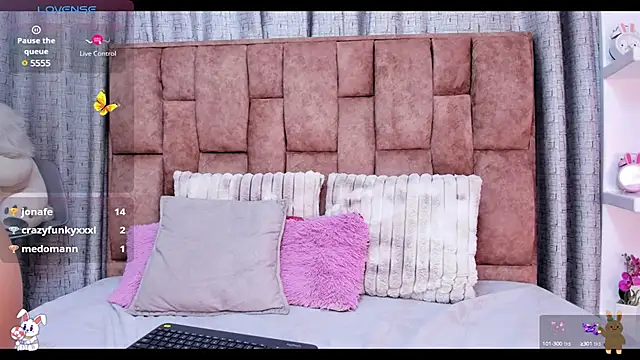 Snapshot of lila_noa chatting on February 21, 6:40 am lila noa online show from February 21, 6:40 am