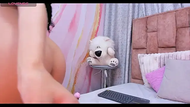 Snapshot of lila_noa chatting on February 28, 6:32 am lila noa online show from February 28, 6:32 am