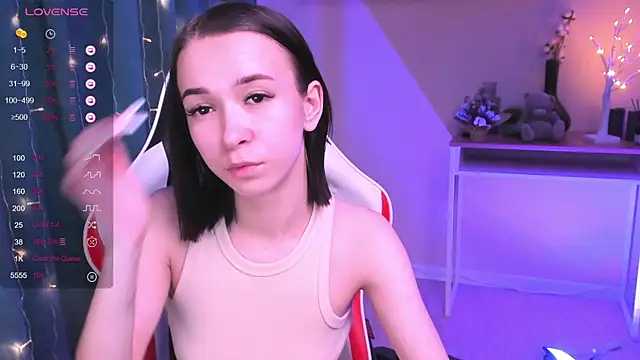 Snapshot of LilithStrangfor chatting on December 24, 8:38 pm LilithStrangfor online show from December 24, 8:38 pm