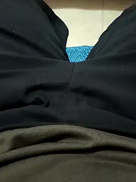 beautiful hands  online show from September 29, 7:46 am