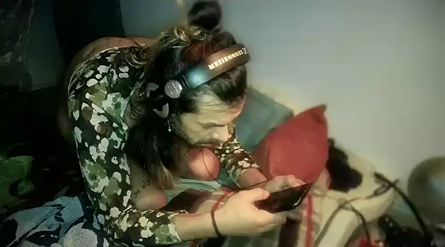 P4RtYBOII92 online show from February 26, 4:24 pm