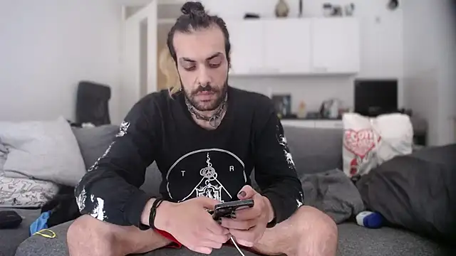 P4RtYBOII92 online show from September 16, 10:49 am