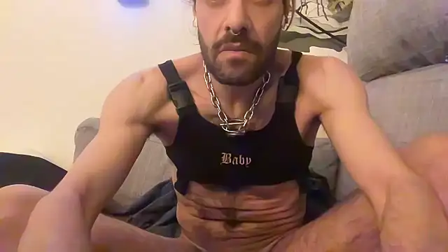 P4RtYBOII92 online show from December 3, 5:22 pm