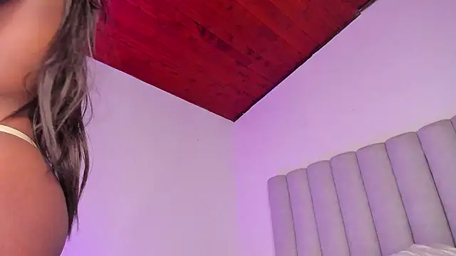 Snapshot of briannajackson_ chatting on January 15, 6:19 pm briannajackson  online show from January 15, 6:19 pm