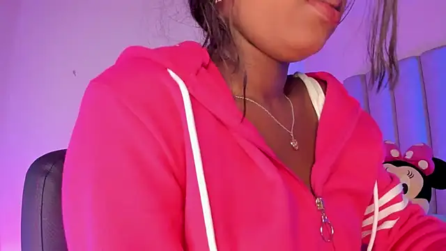 Snapshot of briannajackson_ chatting on February 6, 2:37 pm briannajackson  online show from February 6, 2:37 pm