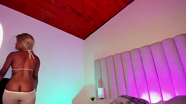 Snapshot of briannajackson_ chatting on March 11, 3:12 pm briannajackson  online show from March 11, 3:12 pm