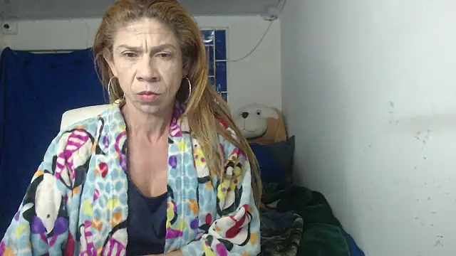 Snapshot of Antonella_borja chatting on October 24, 5:04 am Antonella borja online show from October 24, 5:04 am