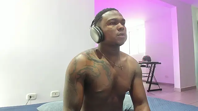 Snapshot of Troykhalil chatting on December 18, 8:48 pm Troykhalil online show from December 18, 8:48 pm