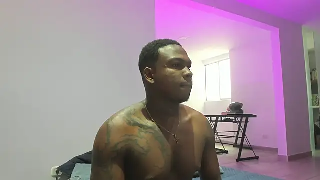 Snapshot of Troykhalil chatting on December 19, 8:38 pm Troykhalil online show from December 19, 8:38 pm