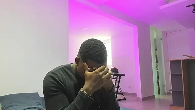 Snapshot of Troykhalil chatting on December 20, 9:44 pm Troykhalil online show from December 20, 9:44 pm