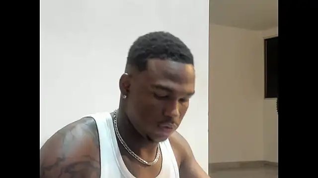 Snapshot of Troykhalil chatting on February 3, 8:30 am Troykhalil online show from February 3, 8:30 am