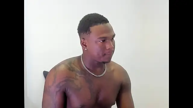 Snapshot of Troykhalil chatting on February 17, 9:10 pm Troykhalil online show from February 17, 9:10 pm