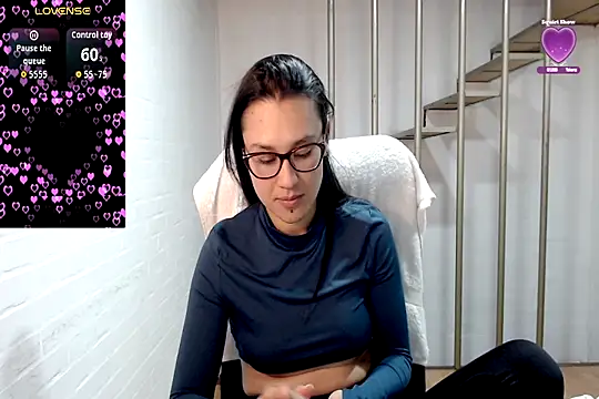 Snapshot of Jessie_Desire chatting on November 20, 6:02 am Jessie Desire online show from November 20, 6:02 am