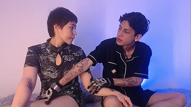 Snapshot of Sebas_And_Mila chatting on October 19, 7:42 am Sebas And Mila online show from October 19, 7:42 am
