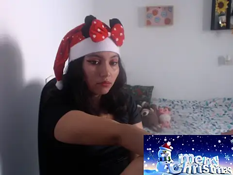 Snapshot of HannaKlein chatting on December 24, 2:22 pm HannaKlein online show from December 24, 2:22 pm