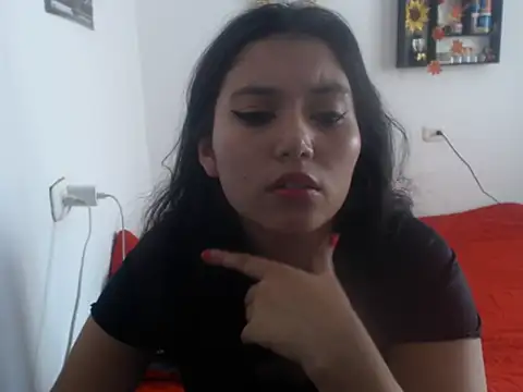 Snapshot of HannaKlein chatting on February 4, 7:22 pm HannaKlein online show from February 4, 7:22 pm