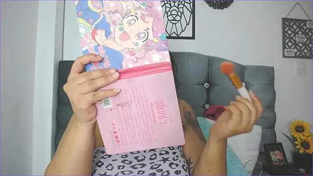 Snapshot of paytonbailey chatting on February 17, 12:59 pm paytonbailey online show from February 17, 12:59 pm