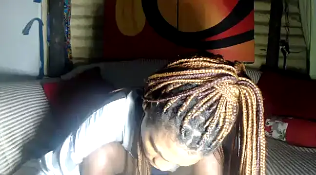 hoittytoittyxx online show from February 5, 9:40 pm