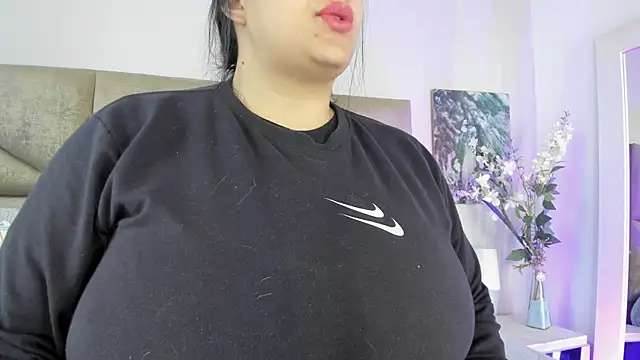 Snapshot of Salomesimos1 chatting on February 8, 3:31 pm Salomesimos1 online show from February 8, 3:31 pm