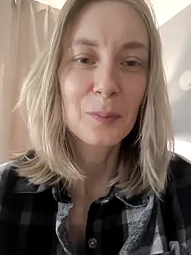 AvelinaLeoni online show from November 18, 7:02 am