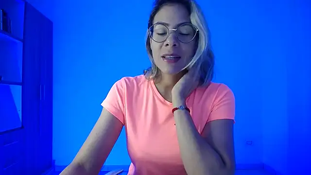 candydowson1 online show from November 20, 11:21 am