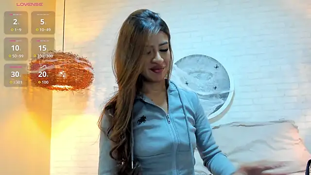 Snapshot of Elise_Diamond chatting on October 24, 11:34 pm Elise Diamond online show from October 24, 11:34 pm