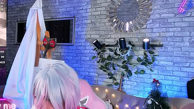 Alex Howell online show from January 3, 11:44 pm