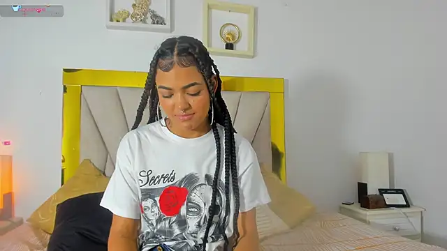 Snapshot of vahiolet_fuentes chatting on January 6, 3:09 am vahiolet fuentes online show from January 6, 3:09 am