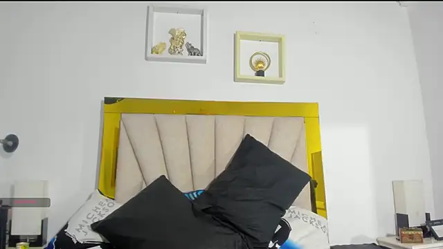 Snapshot of vahiolet_fuentes chatting on February 4, 3:00 am vahiolet fuentes online show from February 4, 3:00 am